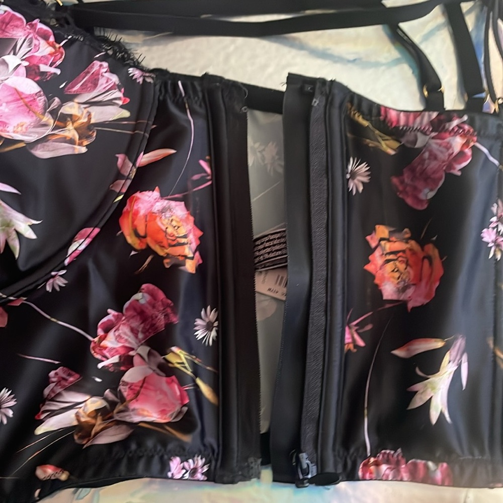 Victoria Secret Floral Bustier - Picture 5 of 6